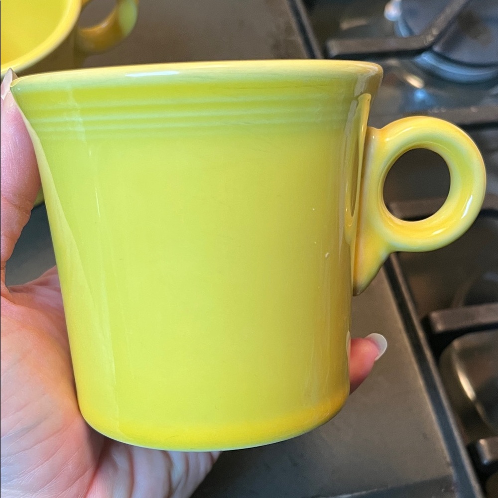 2 Vintage Fiesta Yellow Mugs - Picture 3 of 11